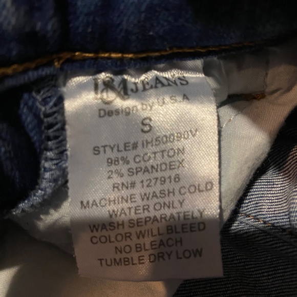 Cute Overall Shorts Size Small - Picture 4 of 4